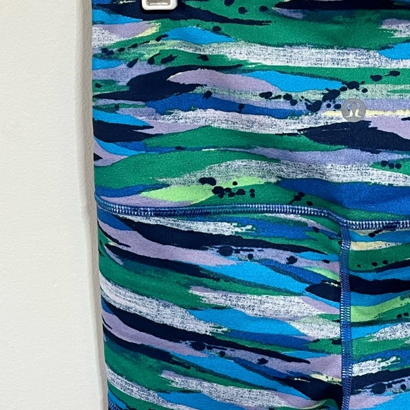 Lululemon Workout Shorts - Picture 6 of 7